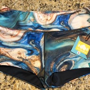 NWT! Geode WodBottom Shorties